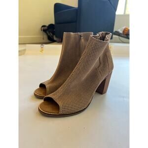 TOMS Majorca Perforated Peep Toe Suede Ankle Bootie Womens Sz 9 Taupe Brown